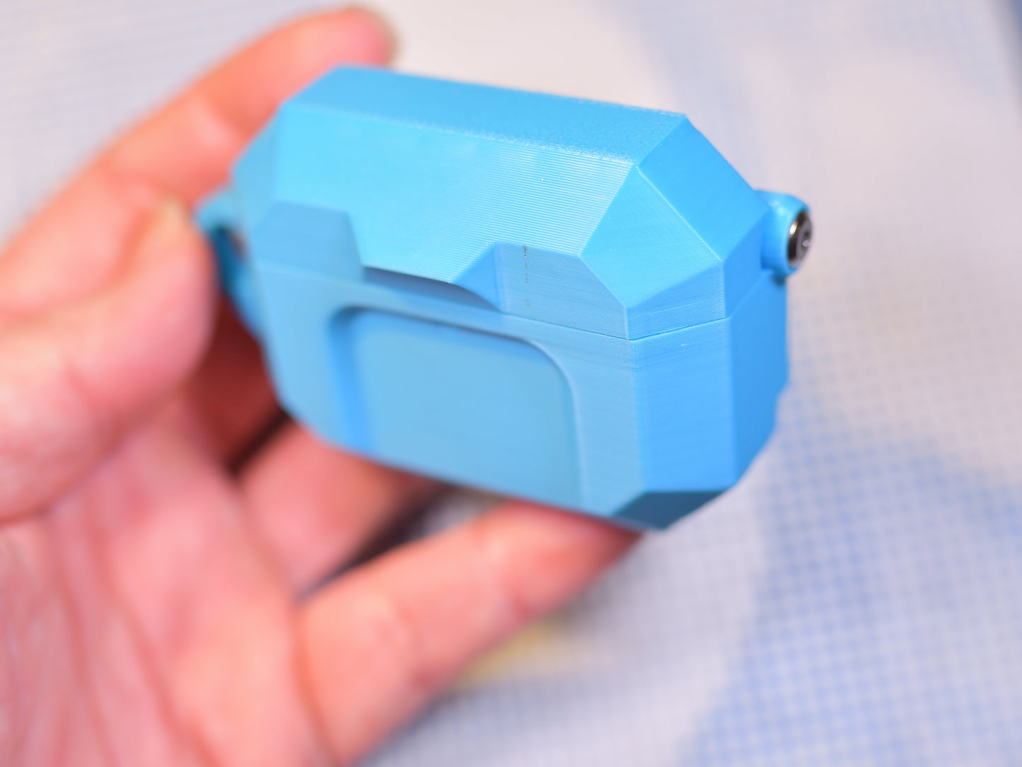 Hinged Mechanical AirPods 4 Case – No Adhesive, Screw-Based Design, 3D Printed Protective Case