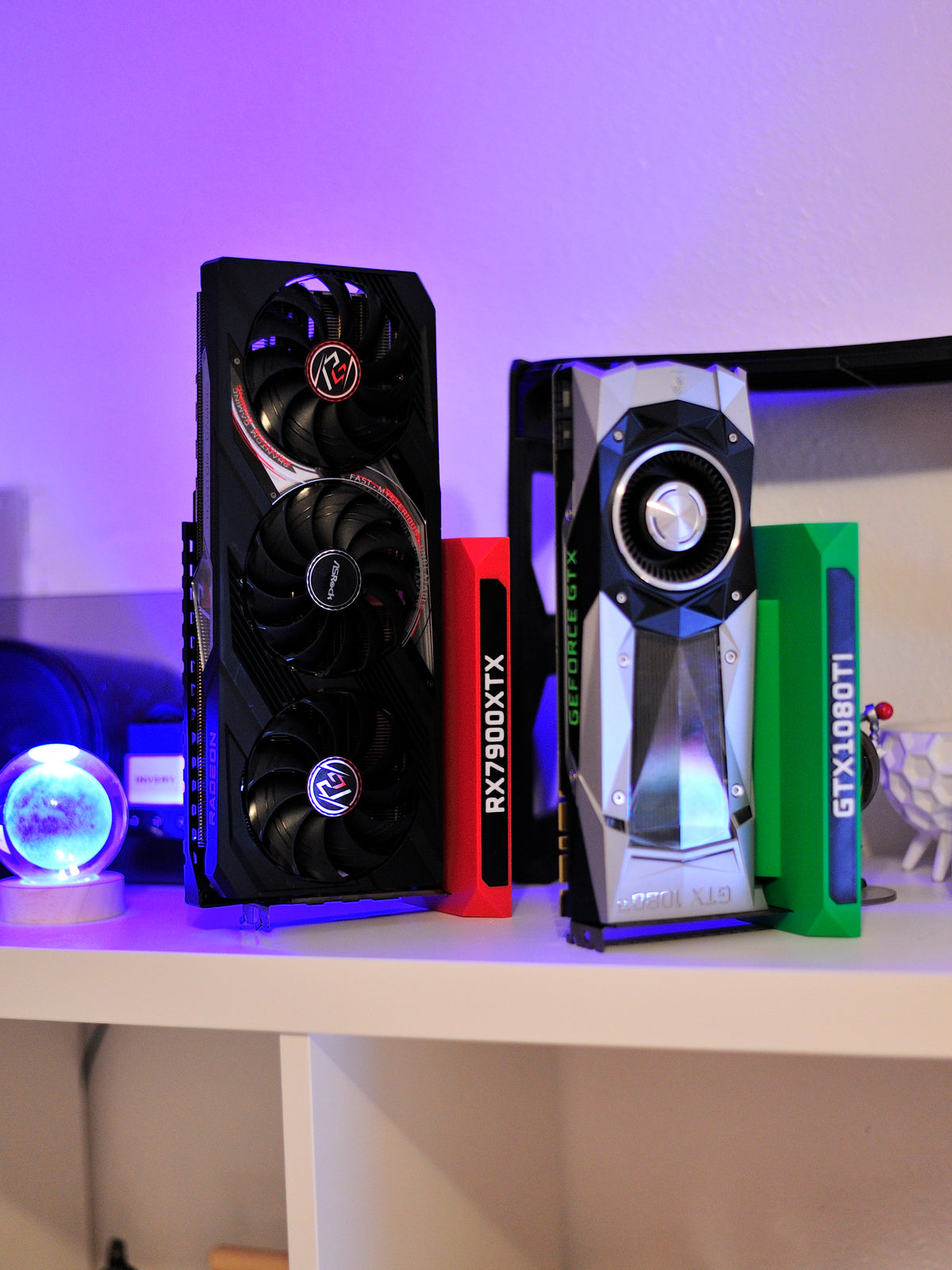 Custom GPU Display Base